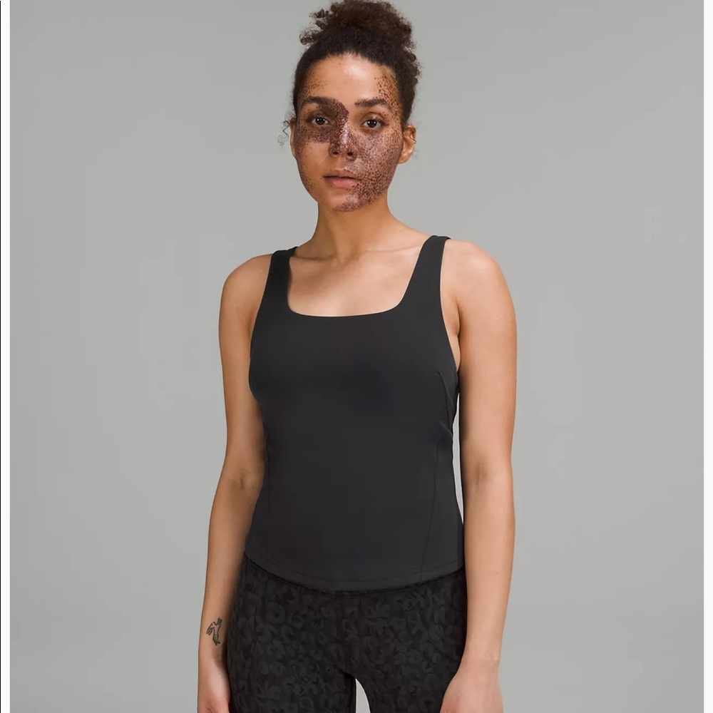 Lululemon black tank